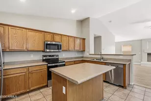 618 S 122nd Ln, Avondale, AZ 85323 - Photo 12