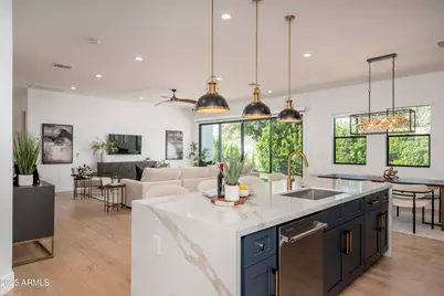 3628 E Clarendon Avenue, Phoenix, AZ 85018 - Photo 10