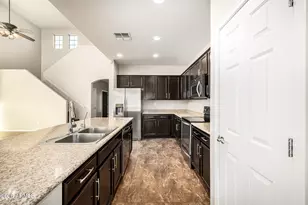 10809 W Saddlehorn Rd, Peoria, AZ 85383 - Photo 8