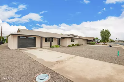 11010 W Sun City Boulevard, Sun City, AZ 85351 - Photo 2