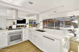 7137 E Rancho Vista Dr, Scottsdale, AZ 85251 - Photo 16