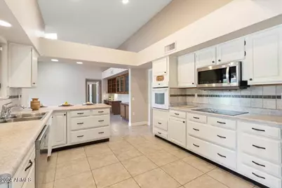 12318 W Fieldstone Drive, Sun City West, AZ 85375 - Photo 14