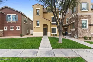 109 W Commerce Ct, Gilbert, AZ 85233 - Photo 1