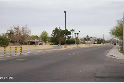 2611 N 48th Street #4, Phoenix, AZ 85008 - Photo 2