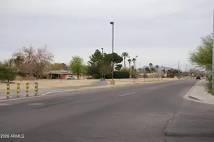 2611 N 48th St, Phoenix, AZ 85008 - Photo 2