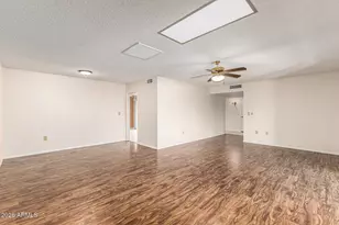 10439 W Kingswood Cir, Sun City, AZ 85351 - Photo 8