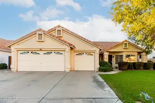 3842 S Hawthorn Dr, Chandler, AZ 85248 - Photo 2