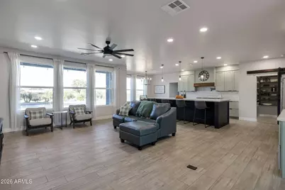 11224 W Tether Trail W, Peoria, AZ 85383 - Photo 10