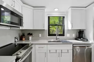 2233 E Behrend Dr, Phoenix, AZ 85024 - Photo 10