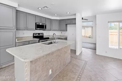 7767 W Sierra Vista Drive, Glendale, AZ 85303 - Photo 4