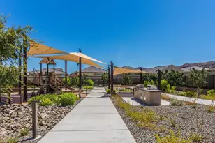 2510 E Fawn Dr, Phoenix, AZ 85042 - Photo 38