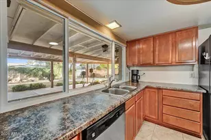 8402 E Stella Ln, Scottsdale, AZ 85250 - Photo 10