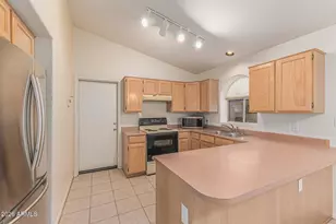9846 W Tonopah Dr, Peoria, AZ 85382 - Photo 8