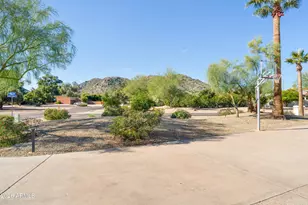 9131 N 48th Pl, Paradise Valley, AZ 85253 - Photo 36