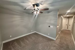 825 W Dobbins Rd, Phoenix, AZ 85041 - Photo 32