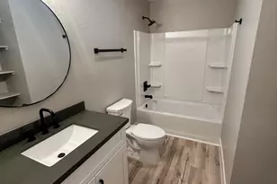 825 W Dobbins Rd, Phoenix, AZ 85041 - Photo 92