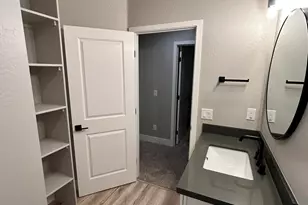 825 W Dobbins Rd, Phoenix, AZ 85041 - Photo 8