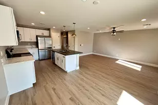 825 W Dobbins Rd, Phoenix, AZ 85041 - Photo 2