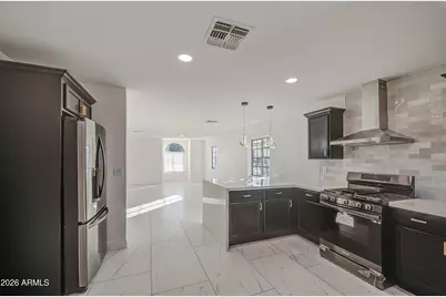 2302 E Alta Vista Road, Phoenix, AZ 85042 - Photo 8