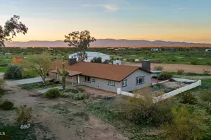 51718 W Donald Rd, Aguila, AZ 85320 - Photo 34