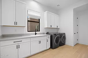 4145 N 42nd Pl, Phoenix, AZ 85018 - Photo 16