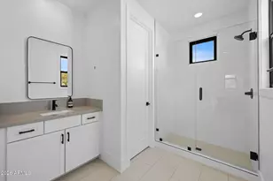 4145 N 42nd Pl, Phoenix, AZ 85018 - Photo 20