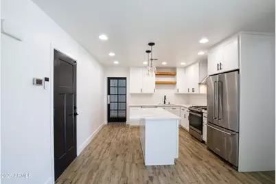 4427 E Turney Avenue, Phoenix, AZ 85018 - Photo 18