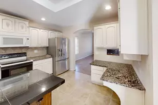 823 W Iris Dr, Gilbert, AZ 85233 - Photo 6