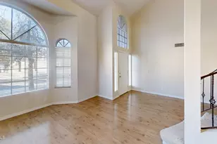 823 W Iris Dr, Gilbert, AZ 85233 - Photo 10