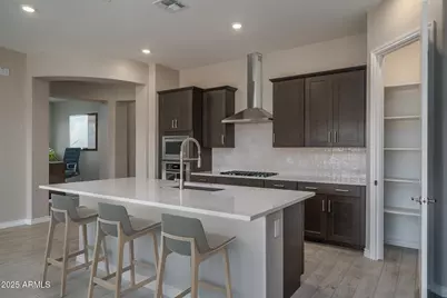 15652 W Pershing Street, Surprise, AZ 85379 - Photo 8