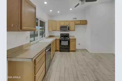 13628 N 40th Drive, Phoenix, AZ 85029 - Photo 2