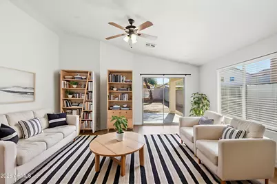 2033 W Vineyard Plains Drive, San Tan Valley, AZ 85144 - Photo 2