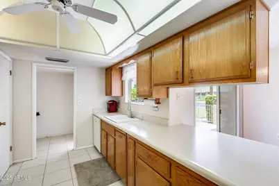 10137 W Forrester Drive, Sun City, AZ 85351 - Photo 18