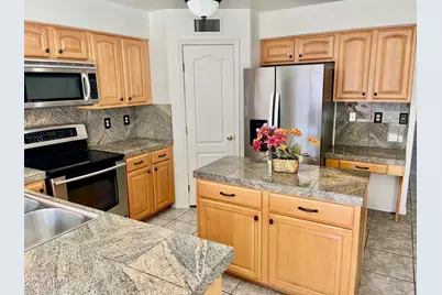 1701 E Yukon Drive, Phoenix, AZ 85024 - Photo 8