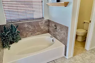 1701 E Yukon Dr, Phoenix, AZ 85024 - Photo 28