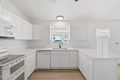 201 E 5th Place, San Manuel, AZ 85631 - Photo 2