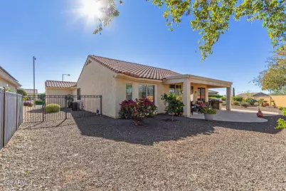 27134 W Ross Avenue, Buckeye, AZ 85396 - Photo 2