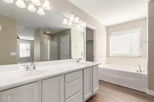 2046 W Davis Rd, Phoenix, AZ 85023 - Photo 24