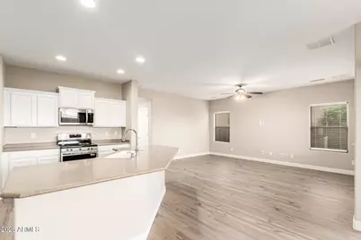 2046 W Davis Road, Phoenix, AZ 85023 - Photo 16