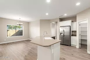 2046 W Davis Rd, Phoenix, AZ 85023 - Photo 14