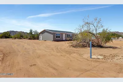 51713 W Fresno Road, Maricopa, AZ 85139 - Photo 2