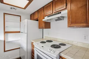 1449 E Highland Ave, Phoenix, AZ 85014 - Photo 8