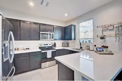 419 N 110th Drive, Avondale, AZ 85323 - Photo 2