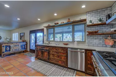 8944 E Cave Creek Road E, Carefree, AZ 85377 - Photo 22