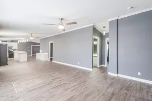 10463 N 90th Ave, Peoria, AZ 85345 - Photo 16