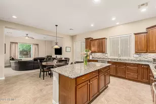1806 W Yellowbird Ln, Phoenix, AZ 85085 - Photo 4