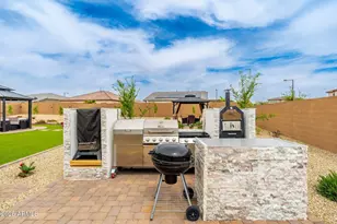 18542 W Seldon Ln, Waddell, AZ 85355 - Photo 44