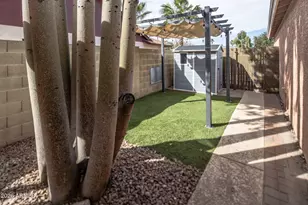 137 W Michelle Dr, Phoenix, AZ 85023 - Photo 12