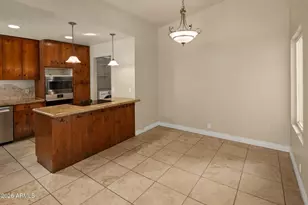 137 W Michelle Dr, Phoenix, AZ 85023 - Photo 4