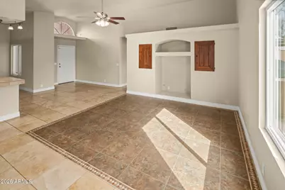 137 W Michelle Drive, Phoenix, AZ 85023 - Photo 2